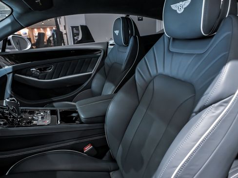 Used 2024 Bentley Continental GT image 27