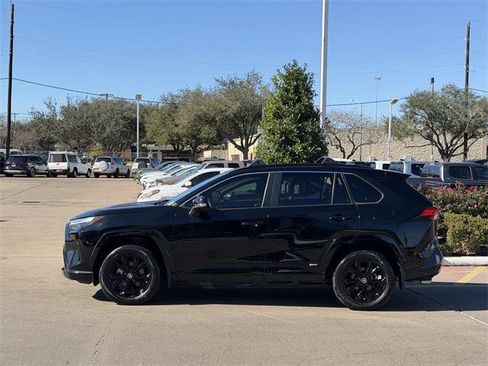 Certified 2023 Toyota RAV4 SE image 4