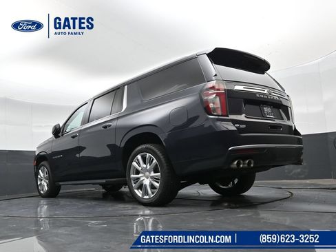 Used 2022 Chevrolet Suburban High Country AWD/4WD image 49