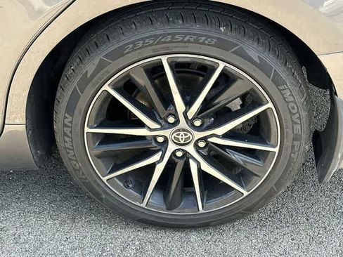 Used 2021 Toyota Camry SE FWD image 5