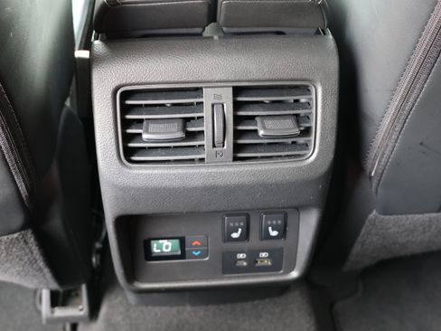 Used 2021 Nissan Rogue Platinum AWD/4WD image 18