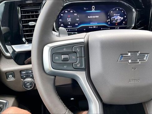 Used 2025 Chevrolet Silverado 1500 LT Trail Boss AWD/4WD image 9