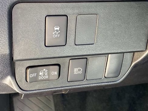 Used 2022 Toyota Tacoma SR5 w/ Technology Package RWD image 15