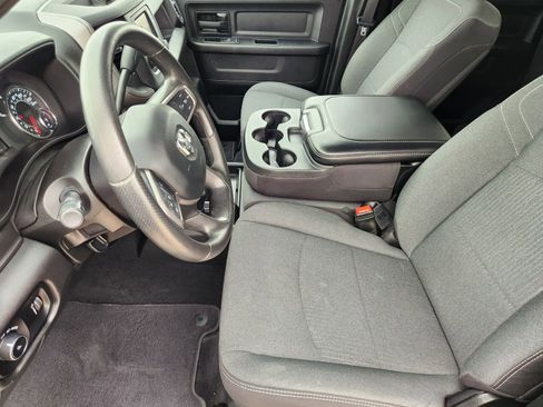 Used 2024 RAM 3500 Tradesman w/ Chrome Appearance Group image 13