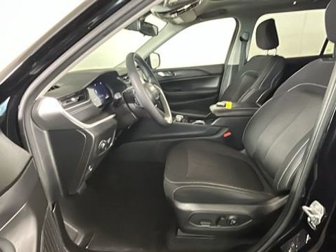 Used 2023 Jeep Grand Cherokee L Laredo AWD/4WD image 11