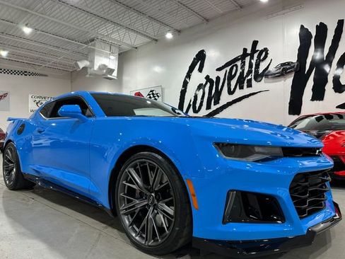 Used 2022 Chevrolet Camaro ZL1 RWD image 24