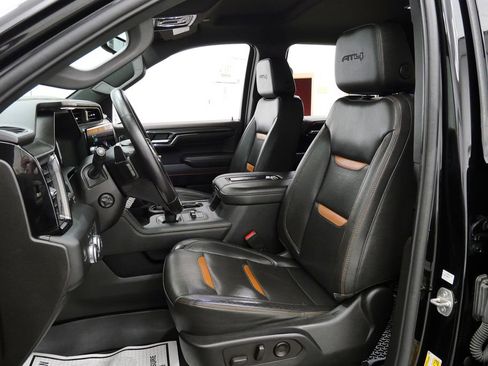 Used 2022 GMC Sierra 1500 AT4 w/ AT4 Premium Package image 11