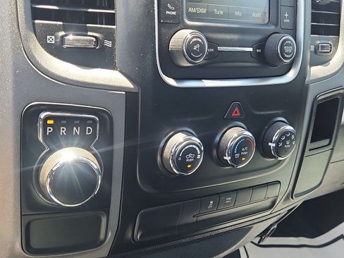 Used 2017 RAM 1500 Express RWD image 17