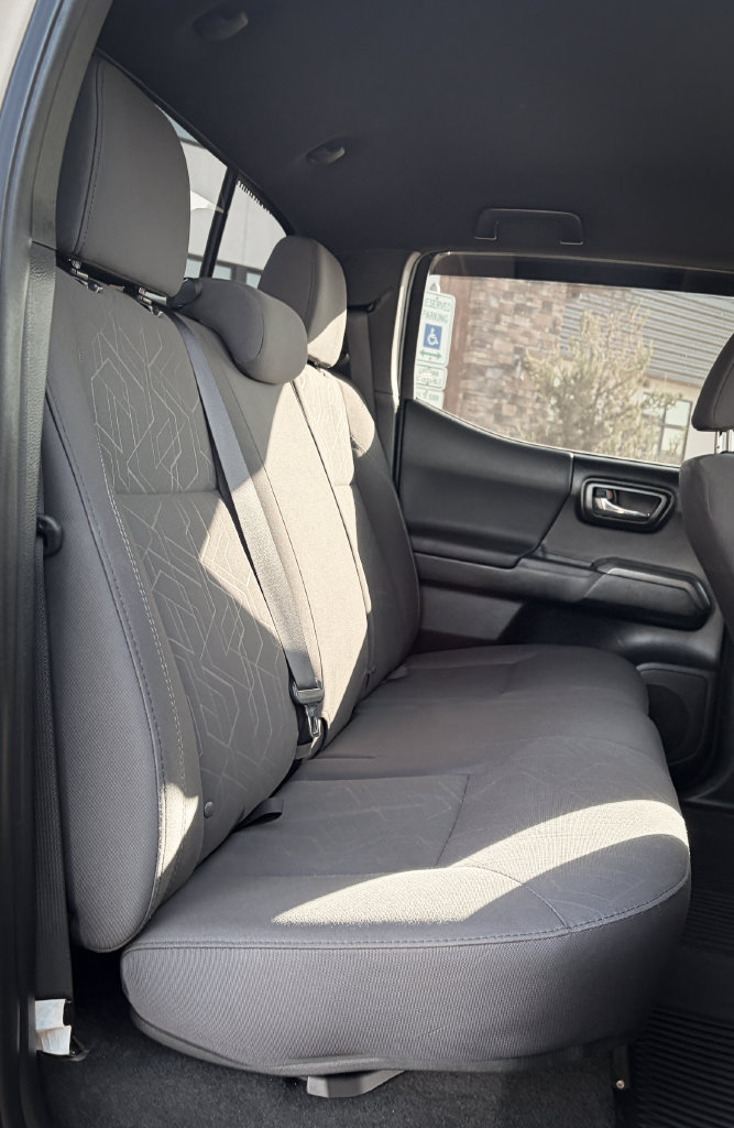Used 2018 Toyota Tacoma TRD Off-Road AWD/4WD image 31