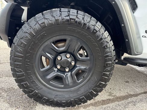 Certified 2021 Jeep Gladiator Sport image 30