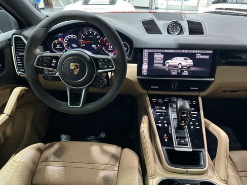 Used 2021 Porsche Cayenne Coupe AWD/4WD image 34