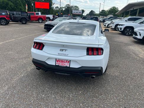 Used 2025 Ford Mustang GT RWD image 6