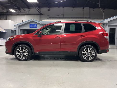 Used 2023 Subaru Forester Limited AWD/4WD image 5