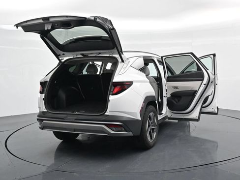 Used 2025 Hyundai Tucson SEL FWD image 37