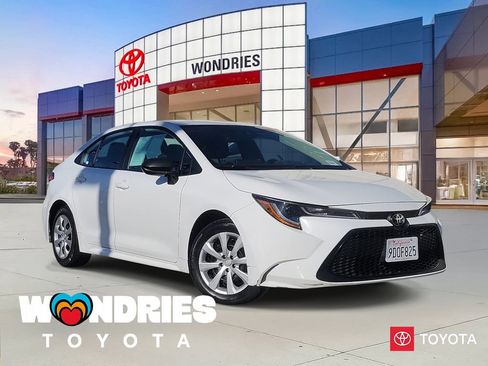 Used 2022 Toyota Corolla LE image 1