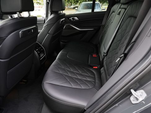 New 2026 BMW X5 M60i w/ Climate Comfort Package AWD/4WD image 28