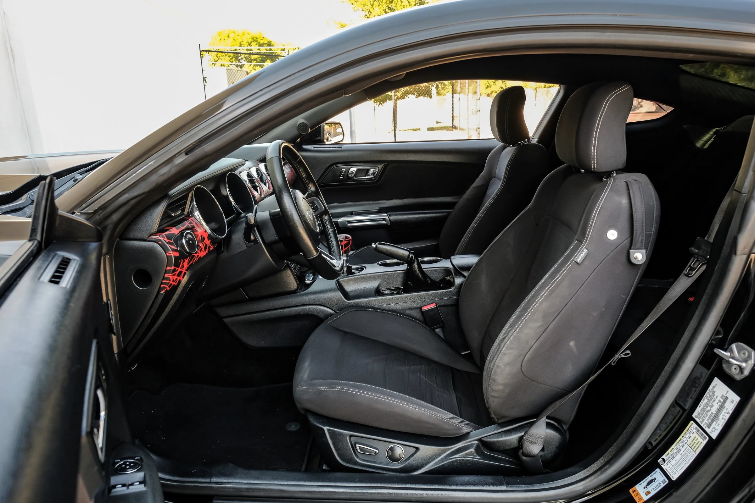 Used 2016 Ford Mustang GT RWD image 4