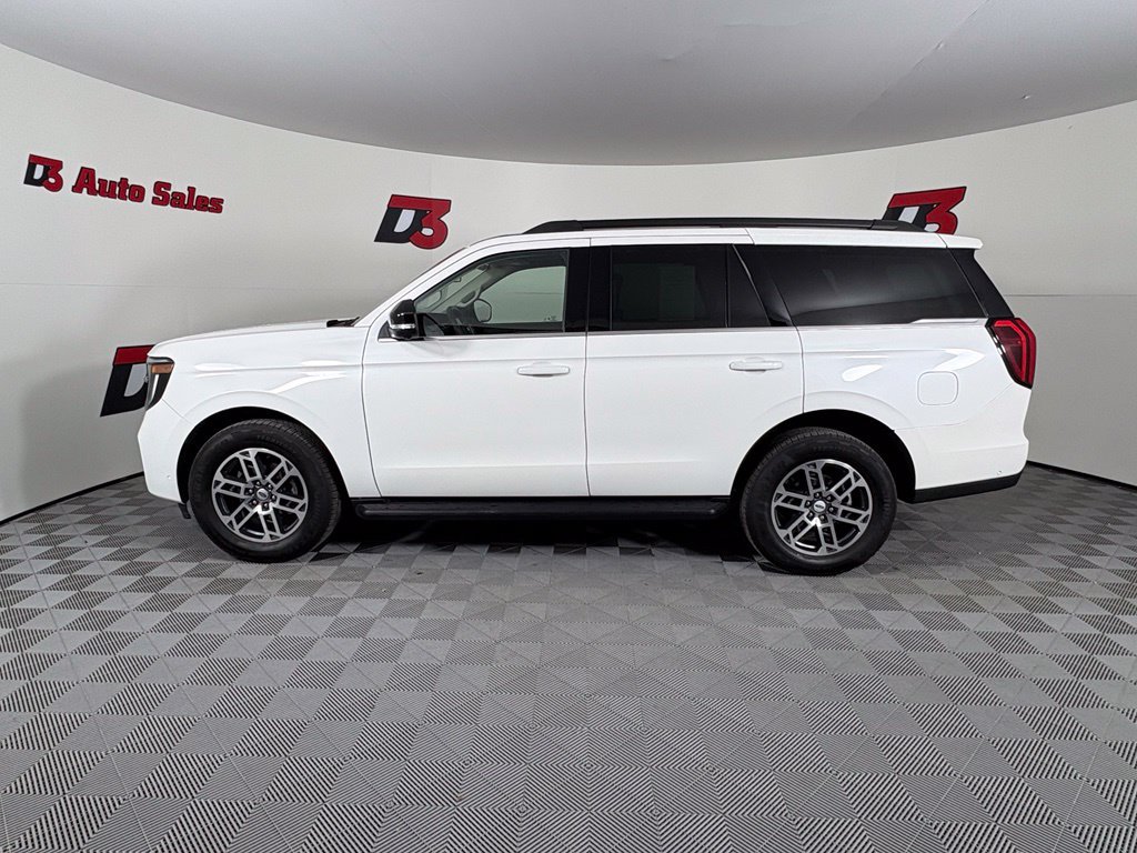 Used 2025 Ford Expedition Active RWD image 4