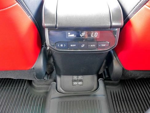 Used 2023 Toyota Highlander XSE FWD image 21