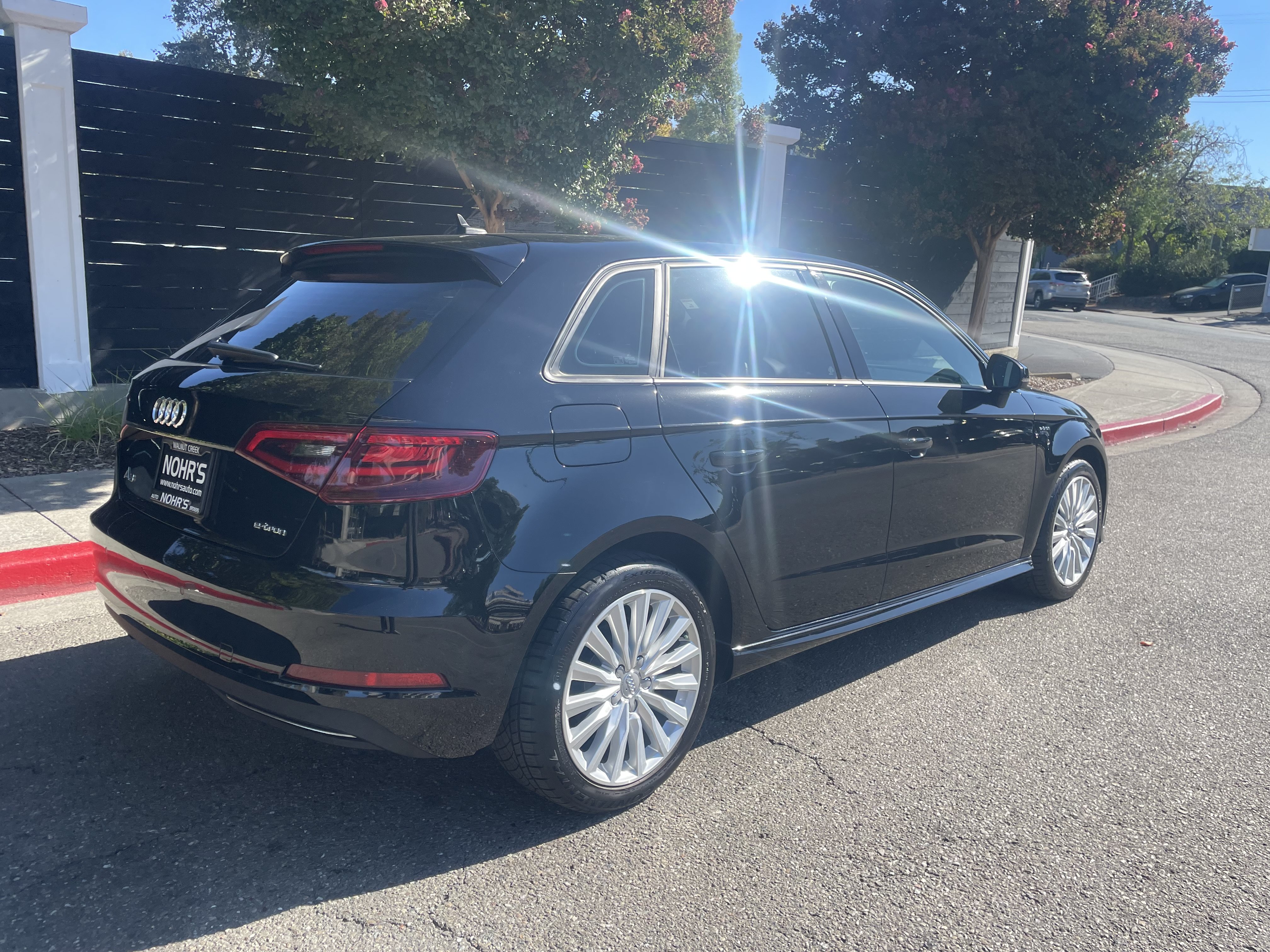 Used 2016 Audi A3 e-tron Premium w/ Audi MMI Navigation Plus FWD image 14