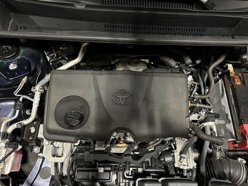 Used 2024 Toyota RAV4 XLE AWD/4WD image 12