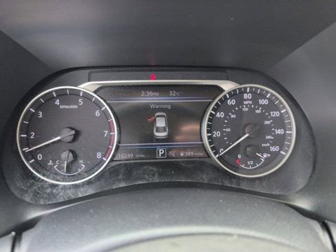 Used 2025 Nissan Sentra SV FWD image 16