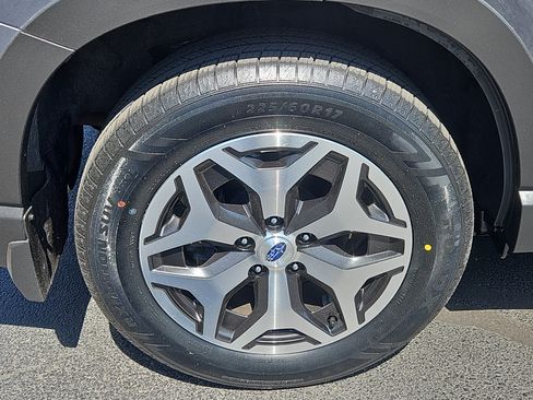Certified 2023 Subaru Forester Premium AWD/4WD image 28