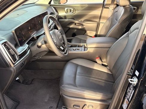 Used 2025 Kia Sorento EX w/ Panoramic Sunroof Package FWD image 10
