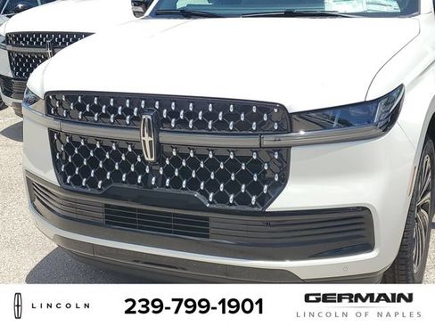 New 2026 Lincoln Navigator L Black Label AWD/4WD image 13