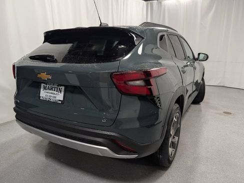 New 2026 Chevrolet Trax LT w/ Sunroof Package FWD image 3