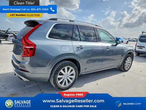Used 2018 Volvo XC90 T6 Momentum w/ Momentum Plus Package AWD/4WD image 4