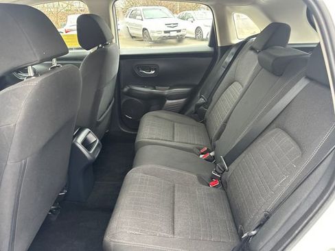 Used 2025 Honda HR-V LX image 17