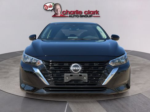 Certified 2025 Nissan Sentra SV FWD image 8
