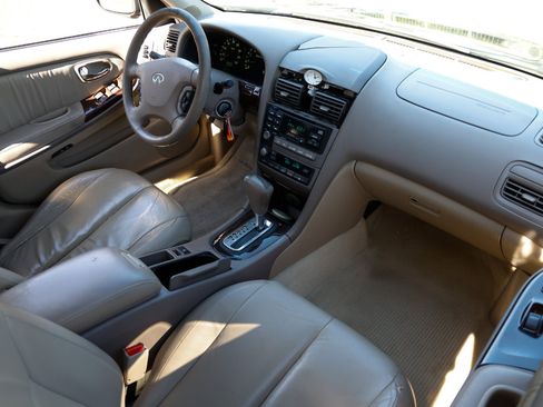 Used 2001 INFINITI I30 w/ (B03) Touring Sport Pkg image 18