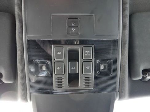 Certified 2024 Volkswagen Tiguan SE R-Line image 37