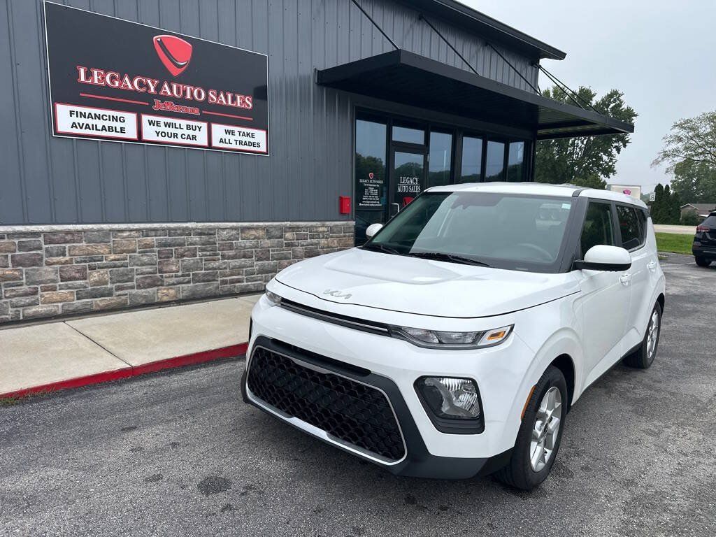 Used 2022 Kia Soul LX w/ Technology Package FWD image 1