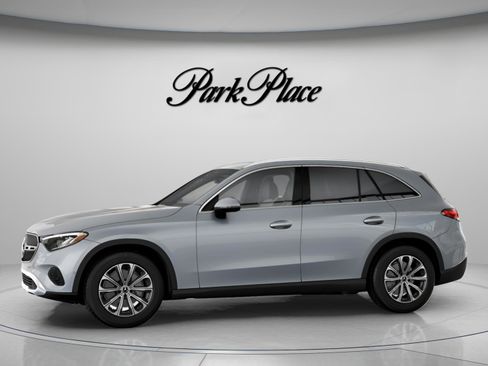 Used 2025 Mercedes-Benz GLC 300 image 4