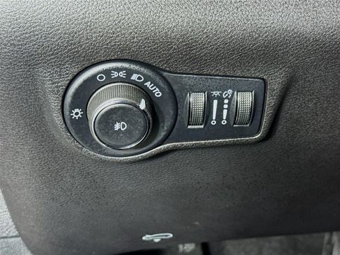 Used 2025 Jeep Compass Limited AWD/4WD image 11