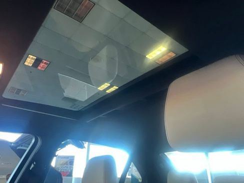 Used 2016 Mercedes-Benz E 350 Sedan image 34