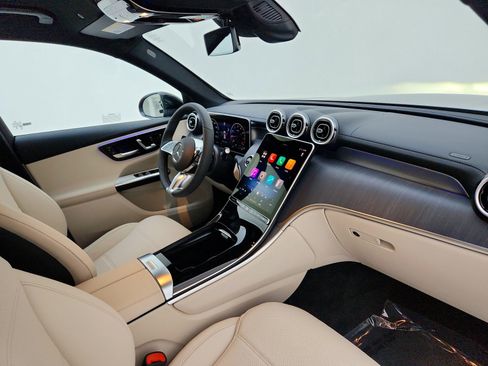 Certified 2025 Mercedes-Benz GLC 300 image 20