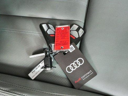 Used 2024 Audi Q5 2.0T Premium Plus w/ Premium Plus Package AWD/4WD image 37