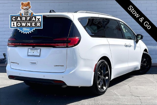 Used 2026 Chrysler Pacifica Limited w/ S Appearance Package FWD image 13