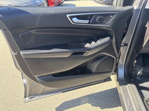 Used 2023 Ford Edge Titanium image 21