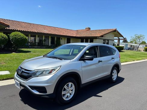 Used 2016 Honda CR-V LX image 5