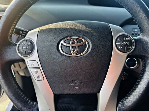 Used 2013 Toyota Prius Five FWD image 14