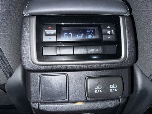 Used 2021 Subaru Ascent Premium w/ Convenience Package image 22