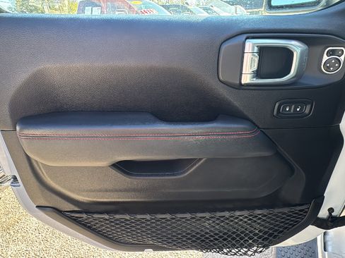 Used 2019 Jeep Wrangler Unlimited Rubicon image 12