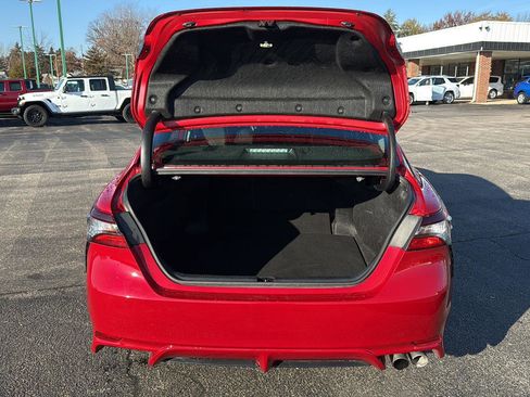 Used 2023 Toyota Camry SE image 10