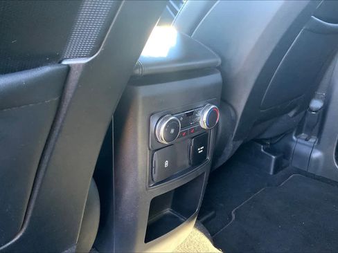 Used 2020 Ford Explorer Platinum w/ Premium Technology Package AWD/4WD image 25