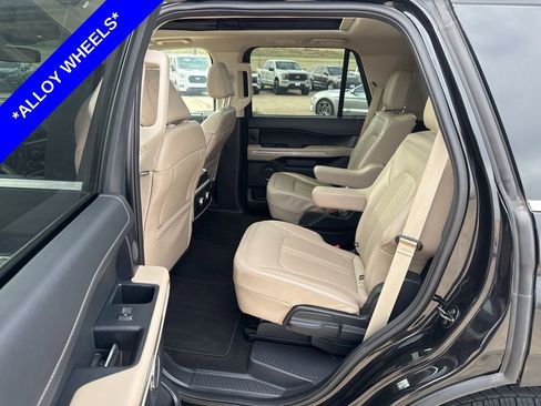 Used 2024 Ford Expedition Limited image 6